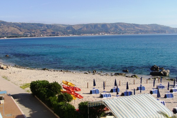 En af de mange sandstrande