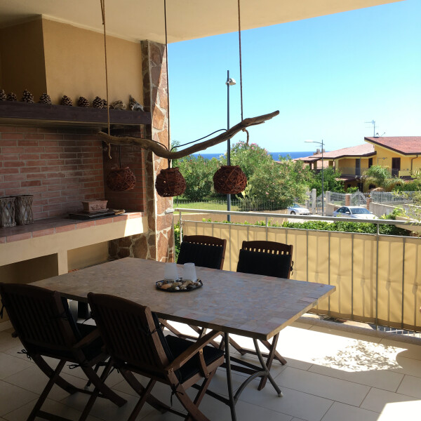 Udsigt fra overdækket terrasse