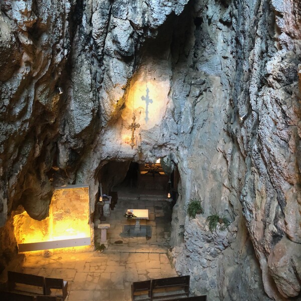 Kirken i Grotten, Pazzano